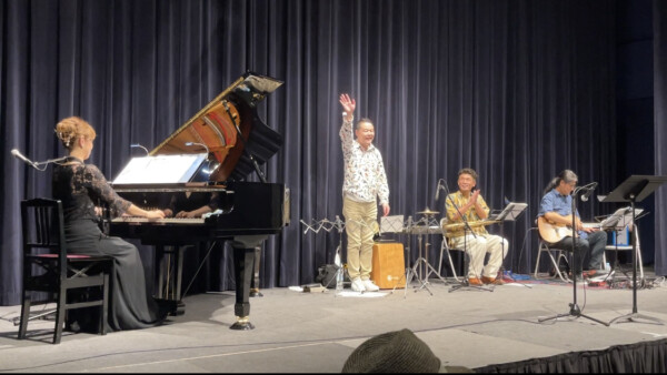 ウクレレ教室の生徒さん、ステージ体験！サークル音楽祭【神戸市灘区のサークル音楽教室】