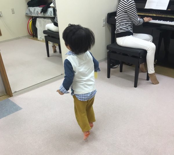 子どもピアノ個人レッスン教室リトミック