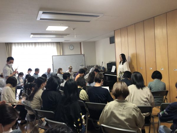 神戸市灘区の神戸サークル合唱団の練習風景