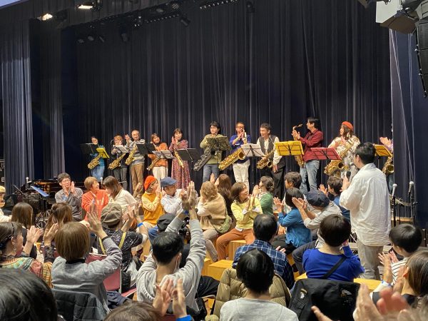 神戸市灘区のサークル音楽教室のカホンクラブ、サックスクラブ