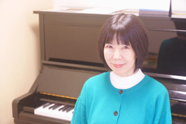 神戸のピアノ教室の講師山村先生の写真