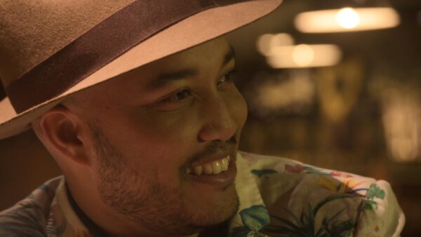 『ピアニストのためのリズムトレーニング』のボディームーブメントを教えてくれるキューバ出身のジャセル・サガーラさん