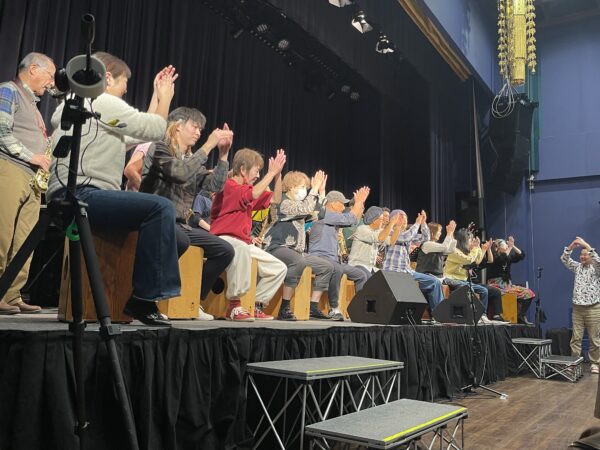 神戸市カホン・パーカッションコンサートの様子