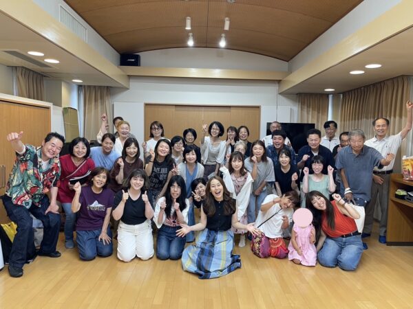 神戸サークル合唱団の団員の集合写真